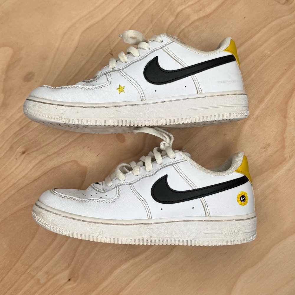 Nike Air Force 1 LV8 PS Have A Nike Day White Gold Daisy Youth Size 2.5Y